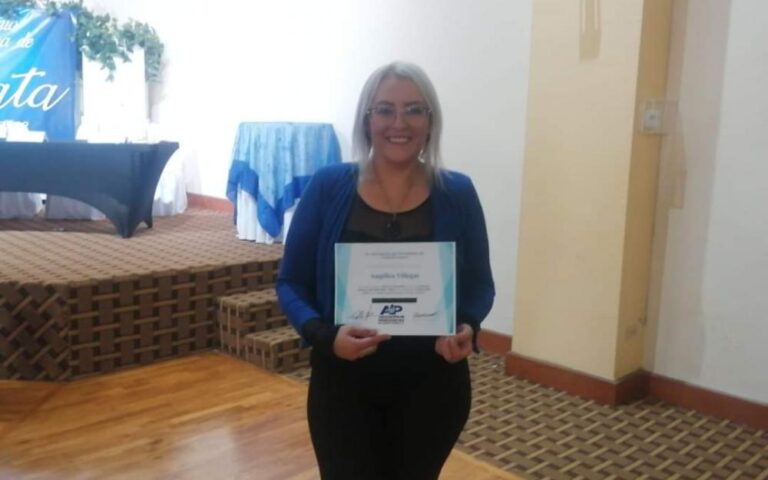 Estudiante de UDGVirtual recibe mención honorífica en el Premio “Columna de Plata”